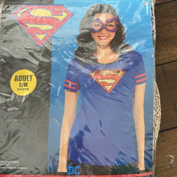 NWY DC Comics Supergirl Shirt - Picture 2 of 3